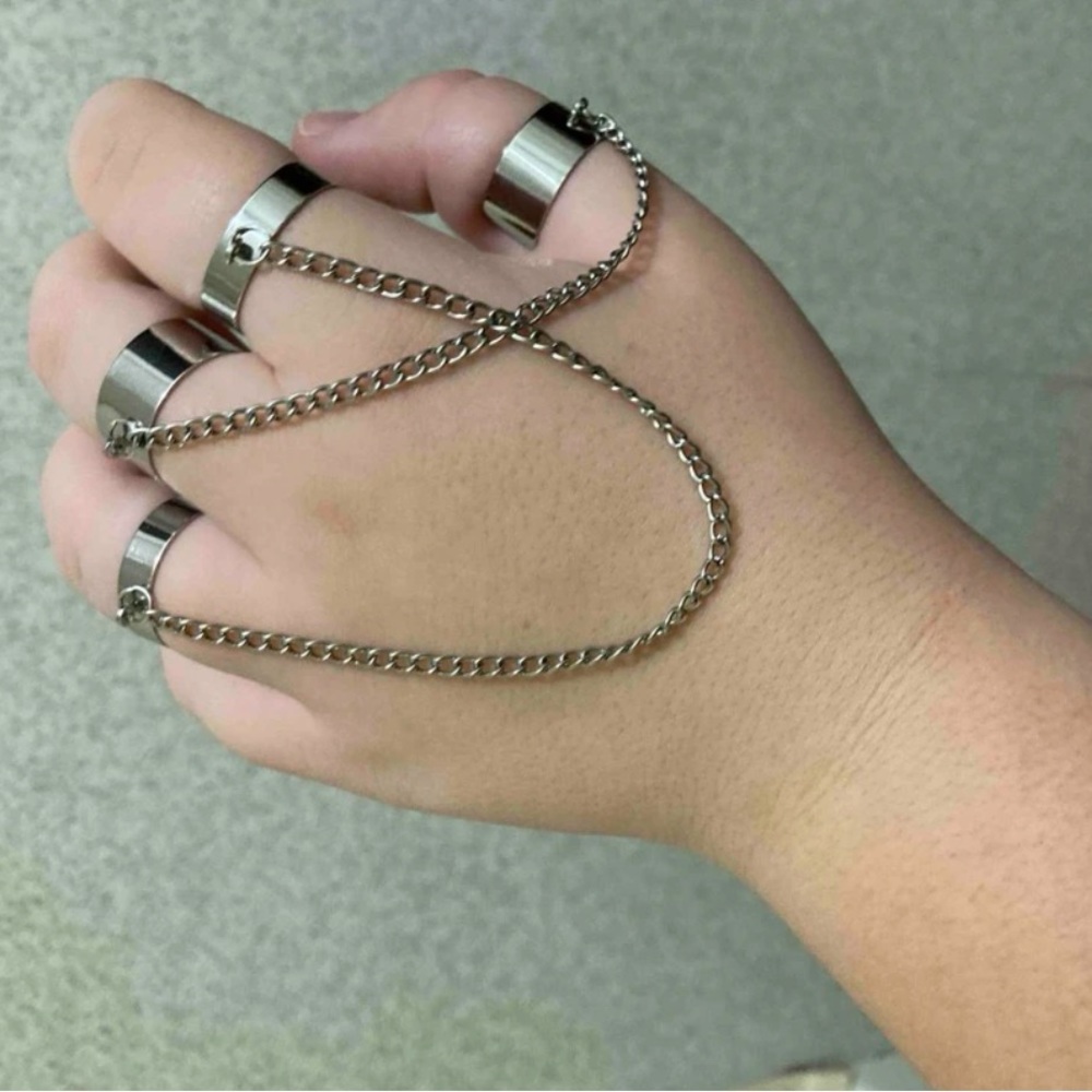 🎀 Awesome Rounded Mitten Chain Linked 4 Finger Adjustable Rings 🎀 - Picture 5 of 6